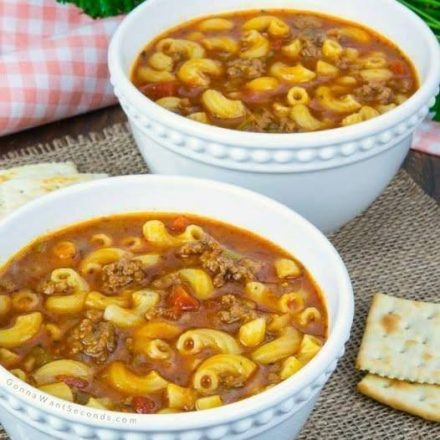 Zupa wołowa z makaronem i pomidorami!