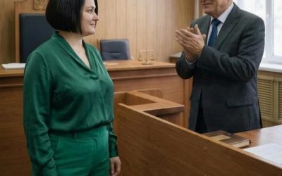 Podczas rozprawy rozwodowej, która po cichu oddała swój potencjał, podczas gdy jej mąż odważny się triumfalnie. Ale kiedy sędzia