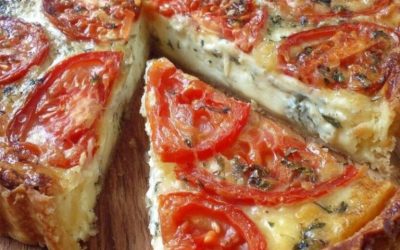 Ciasto pomidorowe z mozzarellą i aromatycznymi ziołami