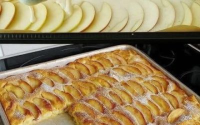 Miękkie ciasto jabłkowe na blasze do pieczenia – puszyste, łatwe i pyszne