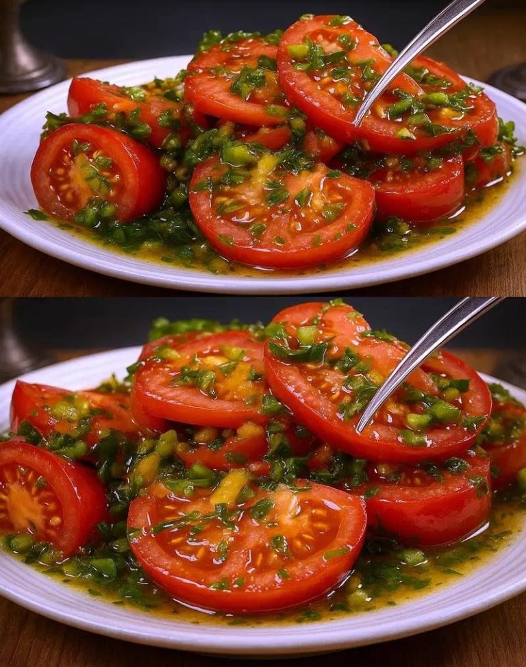 Magiczna sałatka pomidorowa, 🥗🍅której nie zrobisz inaczej… Zobacz przepis👇